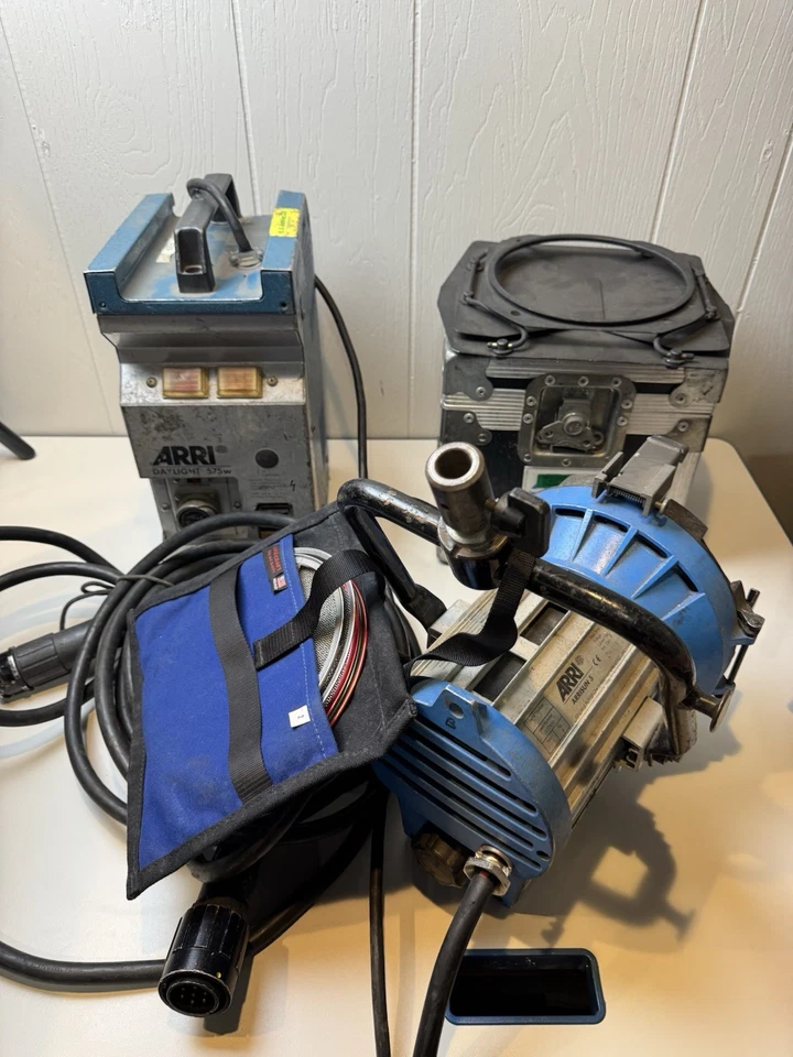 Arrisun 5,575 瓦 HMI PAR 带 ARRI 阳光镇流器,谷仓门镜片 Scrums — 第 3/4 张图片