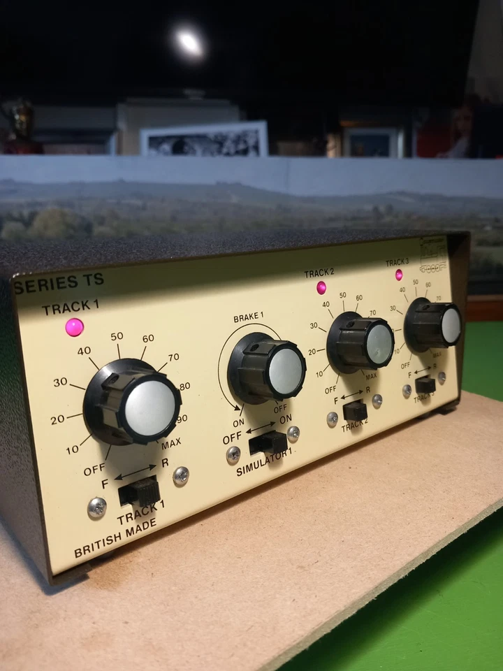 GAUGEMASTER GMC MODEL TS THREE TRACK CONTROLLER WITH BRAKE SIM FULLY TESTED  - Image 4 of 4