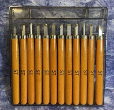 Schaaf Tools Beginner Friendly Wood Carving Kit 12 pc. Set with Razor Sharp Tips