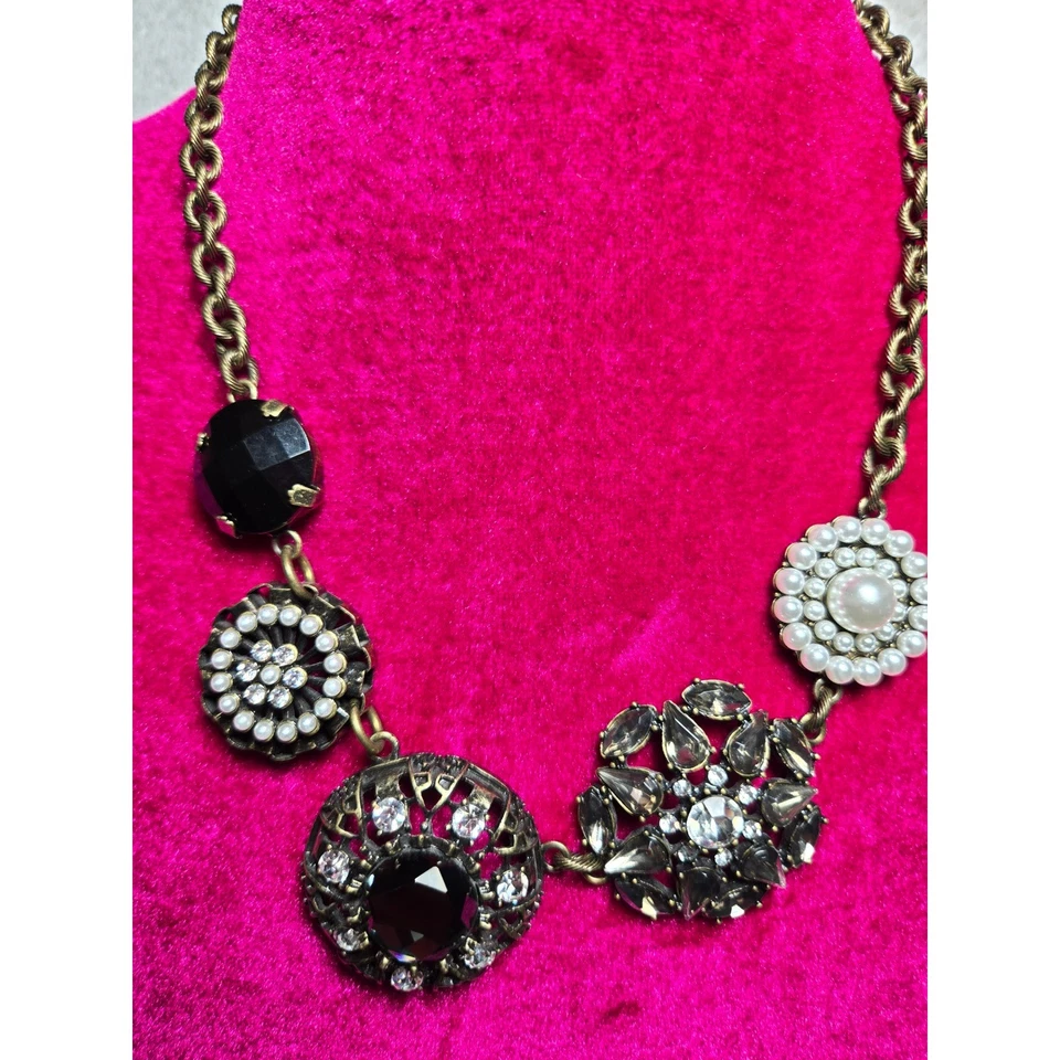 Collar llamativo Lia Sophia tono bronce negro gemas transparentes detalles de perlas Foto 2 de 4