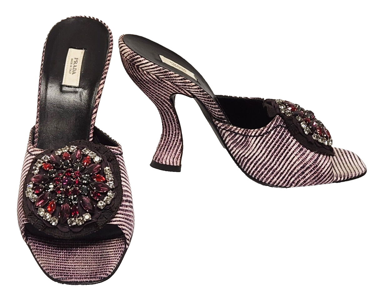 靴 PRADA Velvet Mules PRADA Navy Blue Velvet Faux Stone Embroidered Heels Sandals