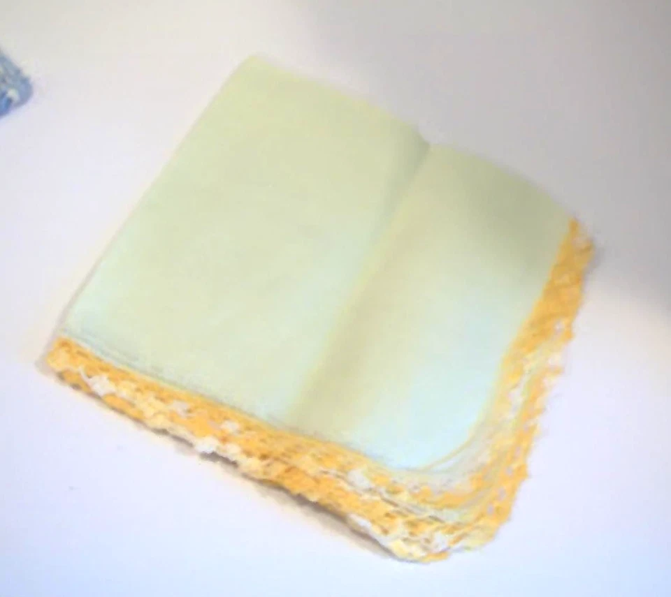 6 HERMOSOS PAÑUELOS VINTAGE CON BORDE DE GANCHILLO Foto 3 de 4