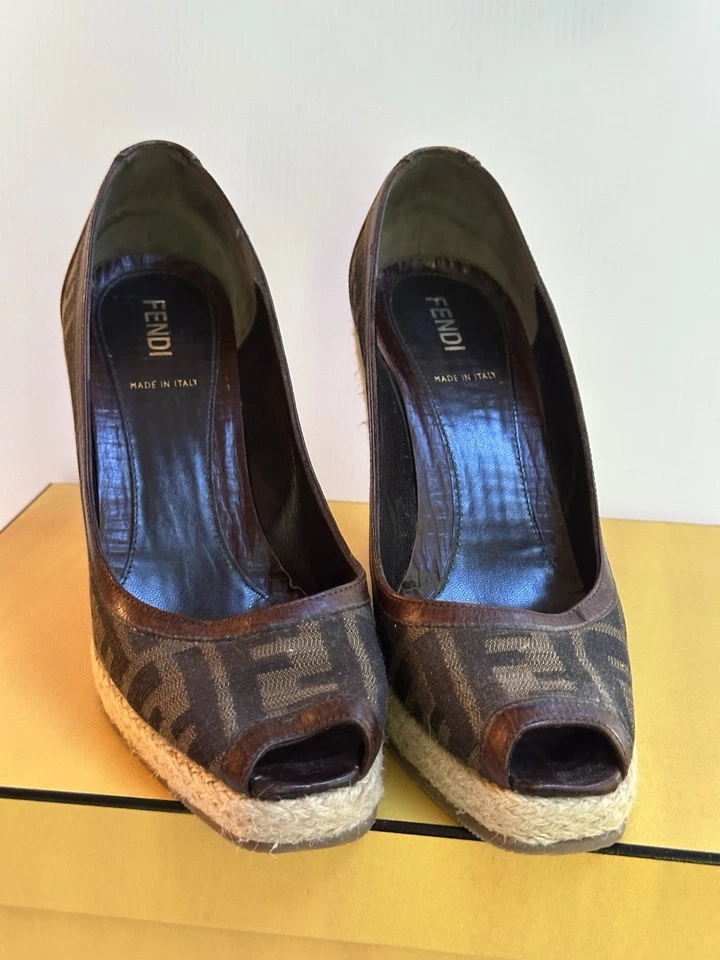 FENDY FF MONOGRAMA LONA CALACA CUERO PEEP TOE ALPARGATAS CUÑAS TALLA 38 ITALIA Foto 2 de 4