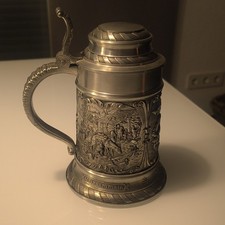 SKS Zinn Bierkrug/Humpen 95% mit Zinndeckel Reliefmotiv Mensch