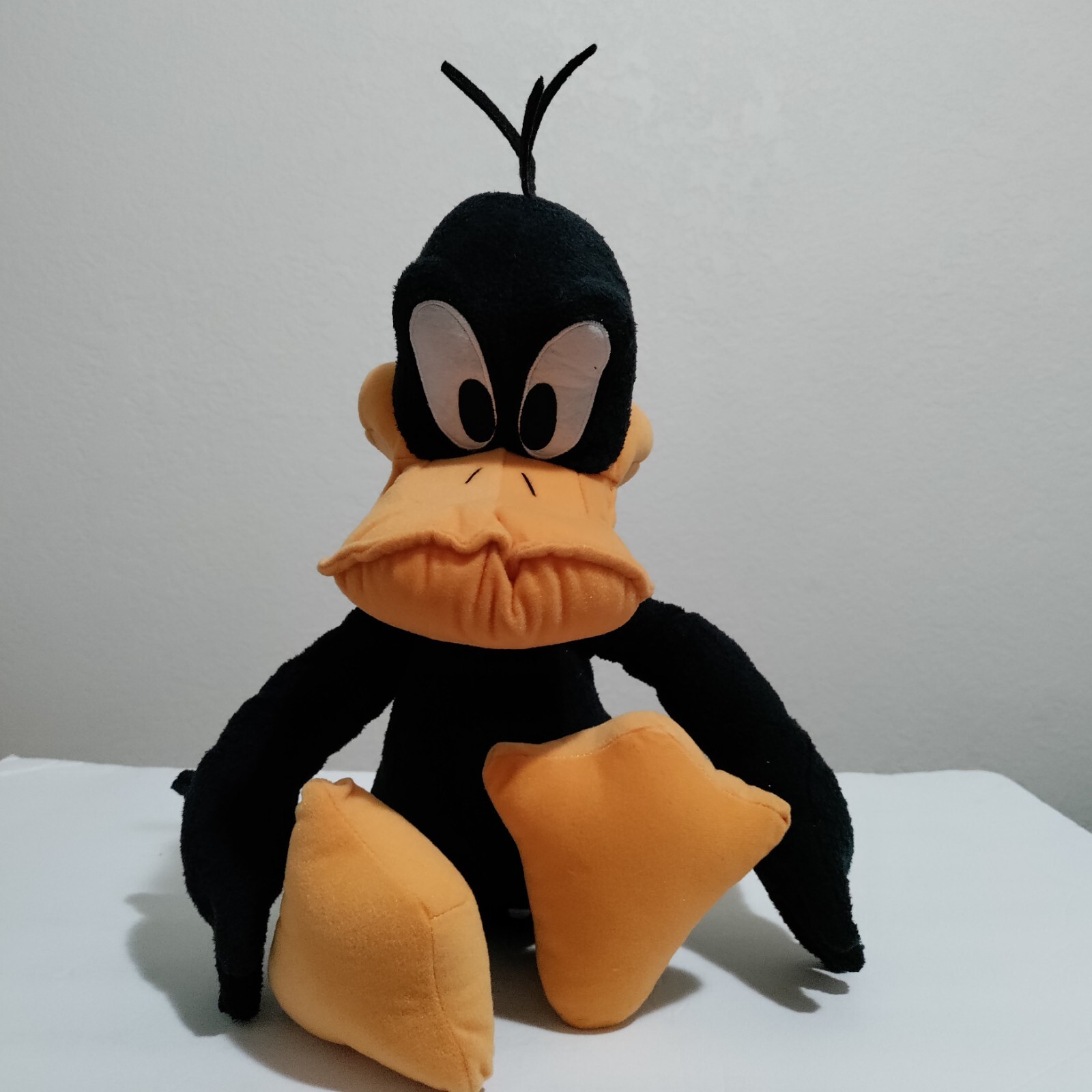 READ Looney Tunes Exclusive Six Flags Parks Daffy Duck Stuffed Animal Plush 19