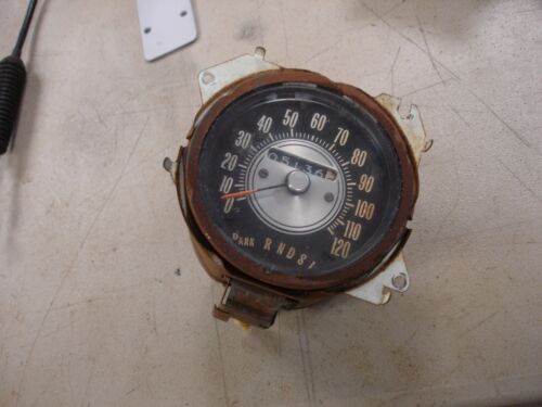 1970-1972 Oldsmobile Cutlass 442 Column Shift Speedometer Shows 5K Works GM OEM