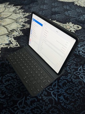 Apple iPad Pro 11'' 3rd Gen 128GB 5G Cellular WiFi with Magic Keyboard