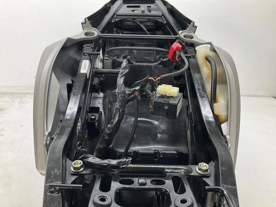 TELAIETTO POSTERIORE PER HONDA Hornet 600cc NH-A84P Benzina (07>10) - Immagine 2 di 4