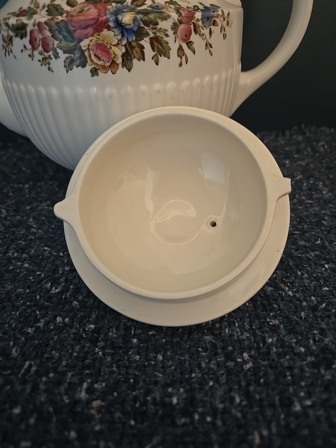 Vtg Wedgwood Of Etruria Edme England Teapot Off-White With Floral Design.  AS-IS thumbnail 10