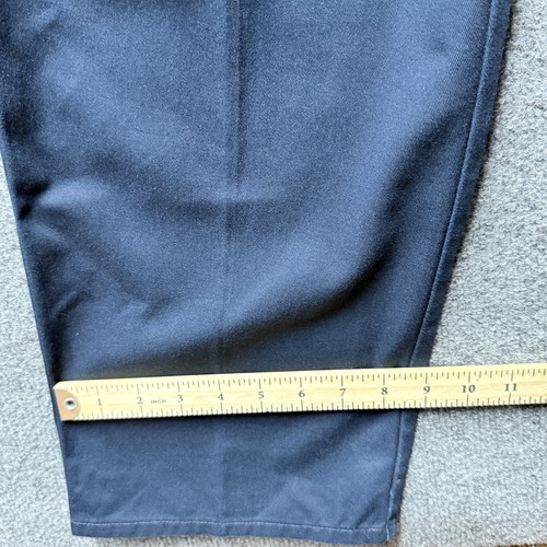 Dockers Classic Fit, Navy Blue. Size 34x34 - Picture 5 of 8