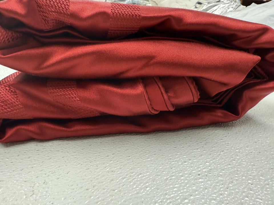 Hotel Collection Structure Queen Duvet Cover Red Preowned - Image 4 of 4