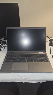 Dell Latitude 5521 15.6'' FHD i7 11th Gen 16GB RAM  Gray +Chgr