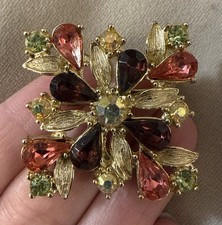 Vintage Colorful Rhinestone Flower Brooch Pin J40d
