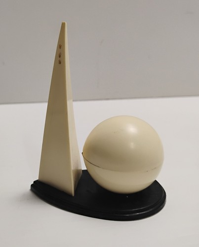 Vintage 1939 New York World's Fair Trylon & Perisphere Salt Pepper Shaker - Afbeelding 21 van 23