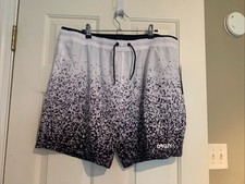 Men  s NWT Oakley Beach Pixel Mind 16  Inch Custom Fit Board/swim Trunks XXL