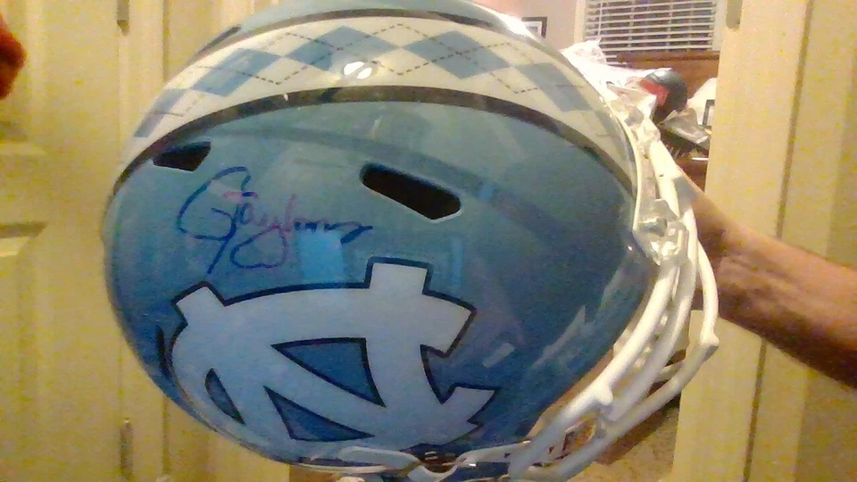 Casco réplica firmado por Lawrence Taylor LT autografiado UNC Carolina del Norte con foto Foto 3 de 4