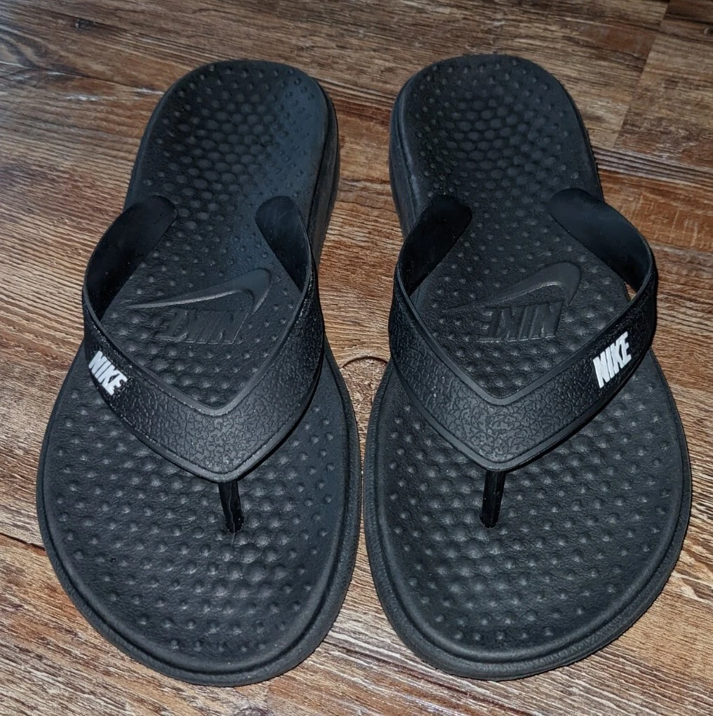 Nike Solay girls black rubber flip sandals size 4 | eBay