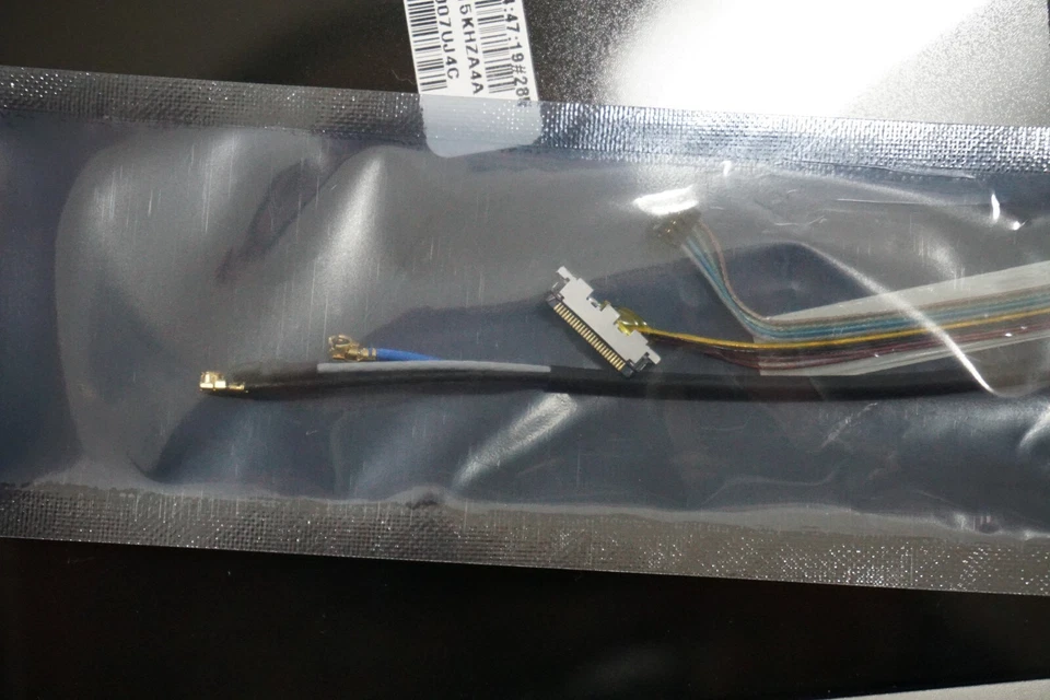 New 2008 Apple MacBook Pro A1261 17" Glossy Screen Assembly 1680 x 1050 605-1478 - Image 3 of 4