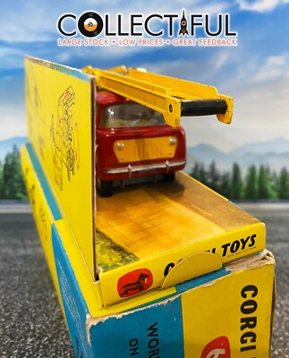 CORGI TOYS #64 - WORKING CONVEYOR ON FOWARD CONTROL JEEP - IN