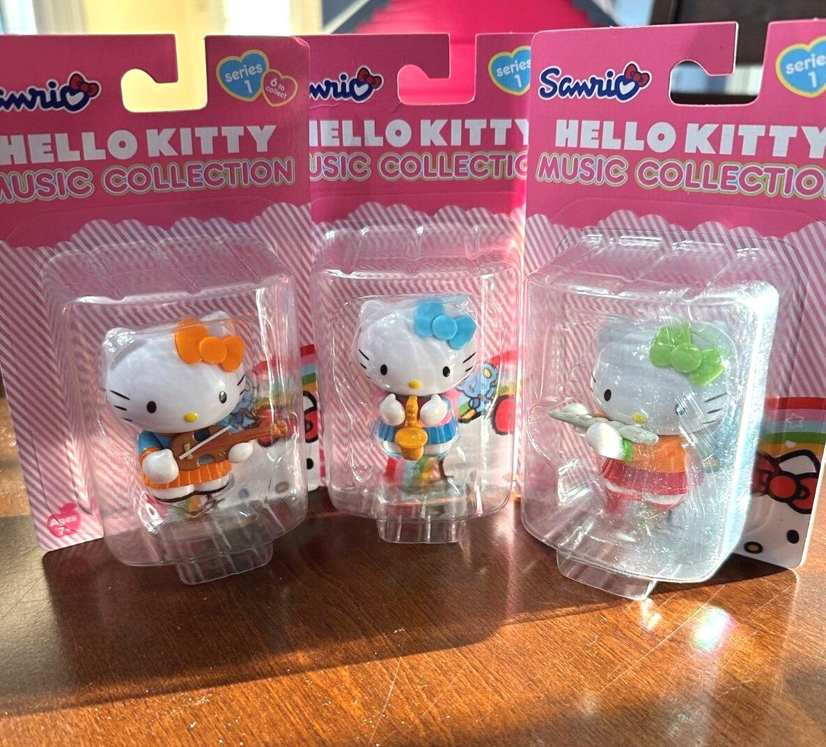 Sanrio **HELLO KITTY & FRIENDS MUSICAL** Mystery Figure You Choose