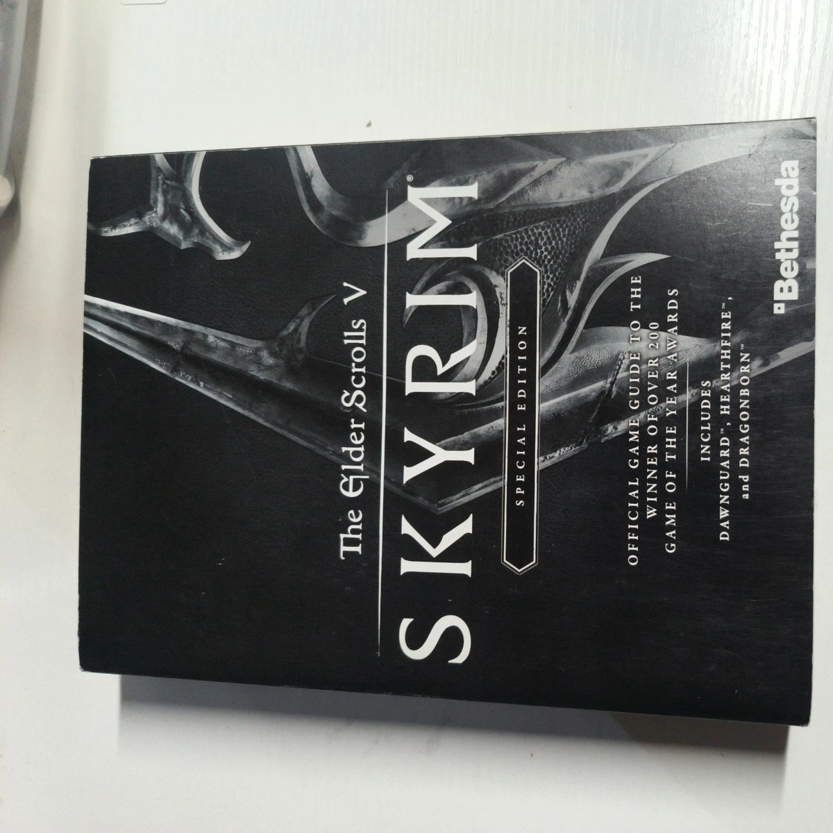 【switch】The Elder Scrolls V:Skyrim攻略本セット 25+ The Elder Scrolls V: Skyrim Video Game Strategy Guides