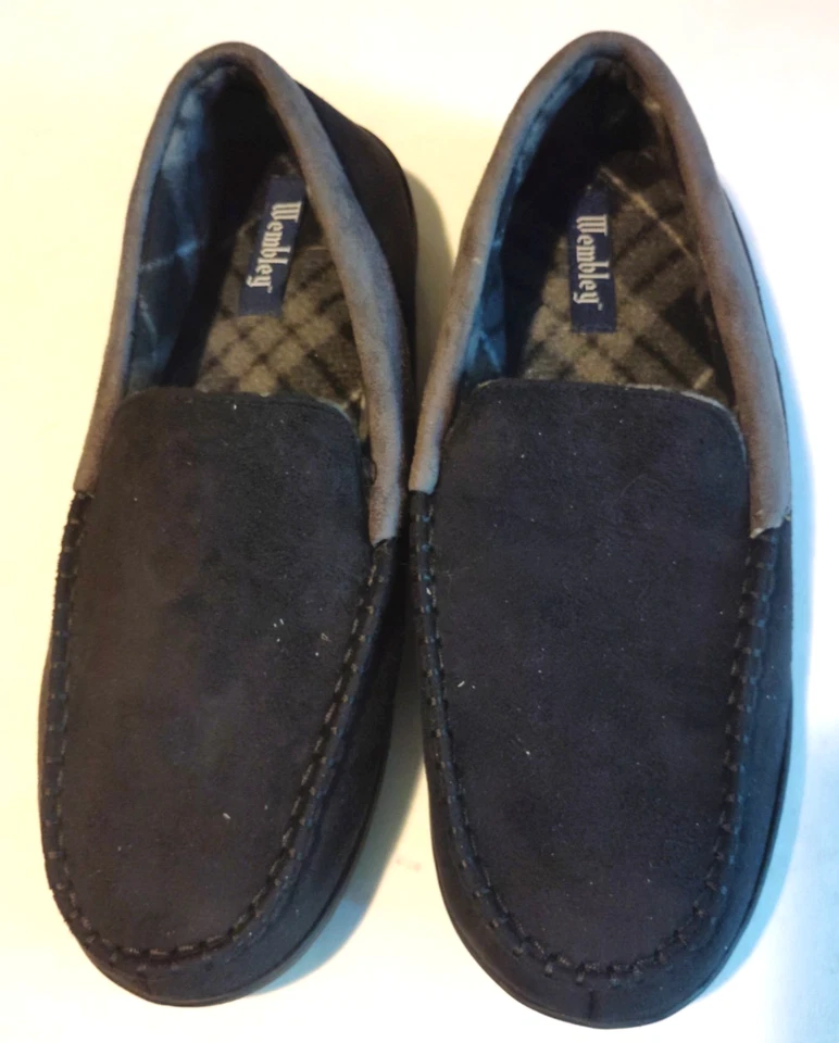 Тапочки мужские Wembley из пеноматериала с эффектом памяти размер XL 11/12 подошва для помещений и улицы черные - Изображение 2 из 4