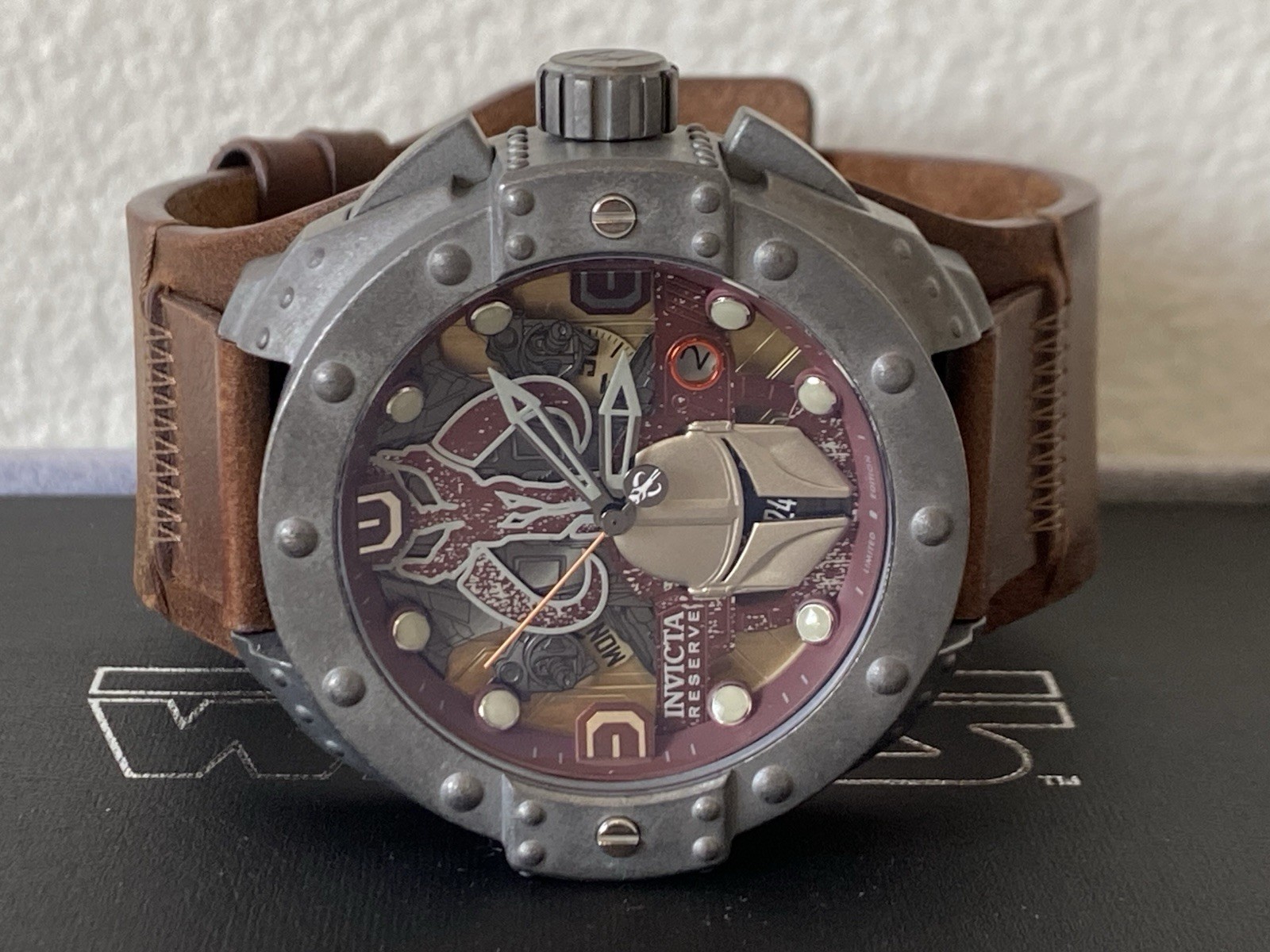 Invicta Reserve 35162 MANDALORIAN  LTD ED 0719/1977 Leather 