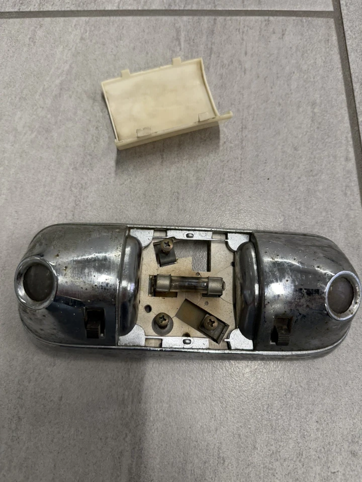 Mapa cromado/luz domo Ford F150 F250 F350 Bronco 1980-1996   Foto 4 de 4