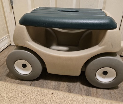 Step 2 Rolling Garden Hopper - Multi Purpose Utility Seat Storage Cart