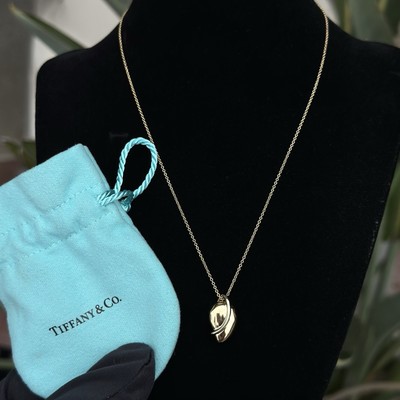 Tiffany & Co. Elsa Peretti 18K Yellow Gold Leaf Pendant Necklace w