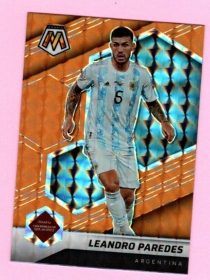 2021 Mosaic FIFA Orange Fluorescent Prizm Leandro Paredes #12 (FM500)