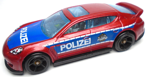 2018 HOT WHEELS PORSCHE PANAMERA POLIZEI RED 2 7/8" DIECAST POLICE CAR WITH BLUE