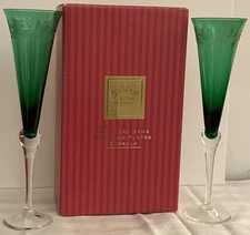 Lenox Crystal HOLIDAY GEMS EMERALD Green 11” Champagne Flutes Etched Holly set 2