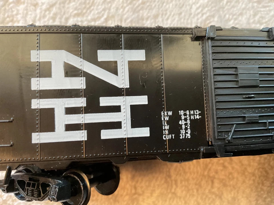 Train Model - HO Scale Model Power 40' New Haven Black Box Car, #32957 - Image 4 of 4
