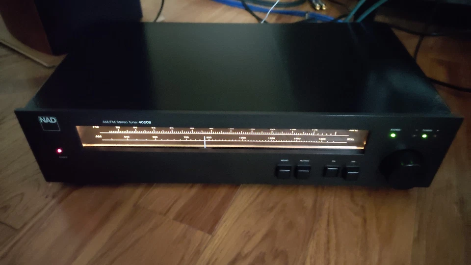 Tuner NAD 4020B vintage - bon état cosmétique - entièrement fonctionnel - Photo 4/4