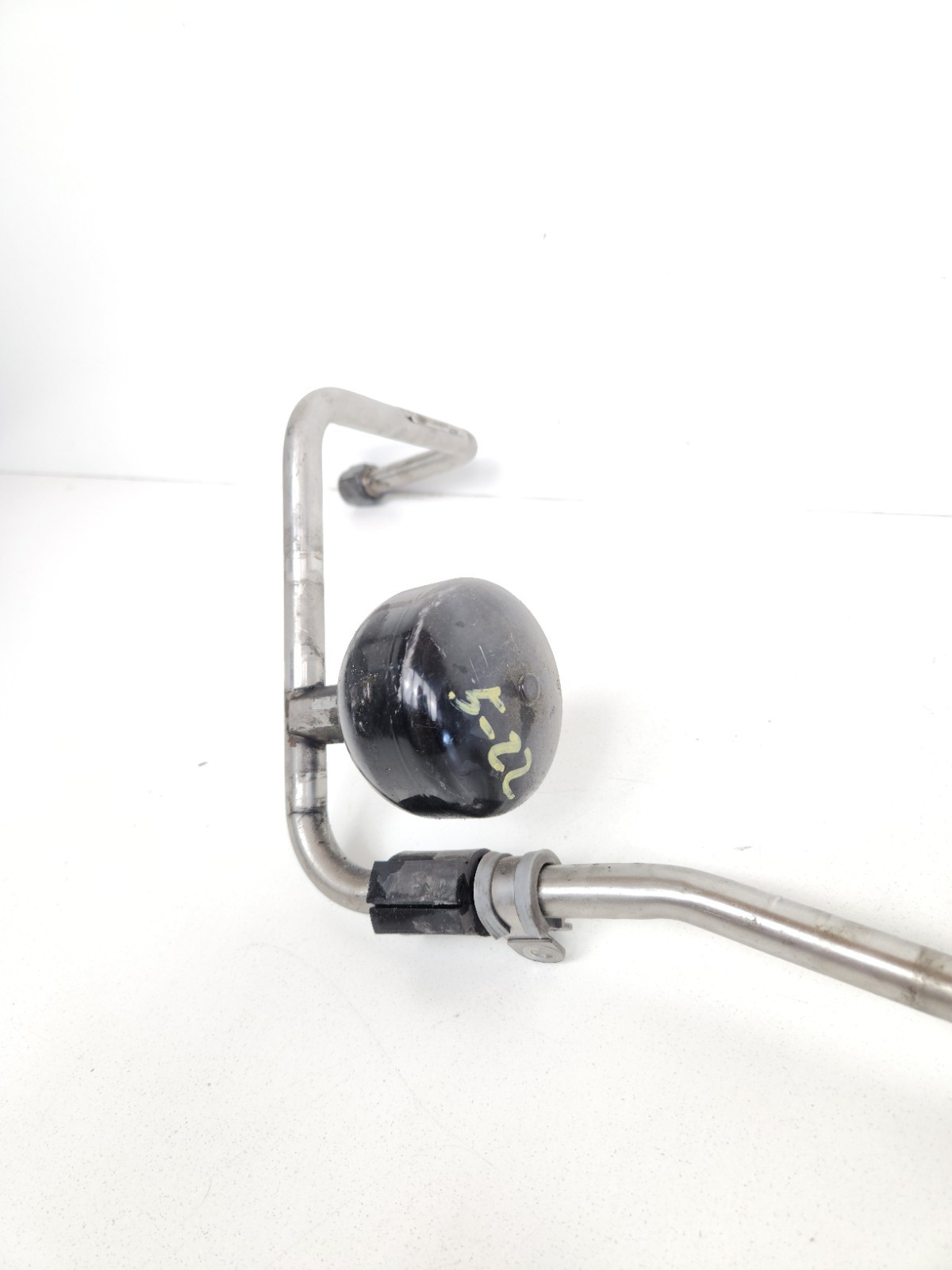 2012-2014 MCLAREN MP4-12C REAR RIGHT SHOCK ABSORBER OIL LINE PIPE ACCUMULATOR