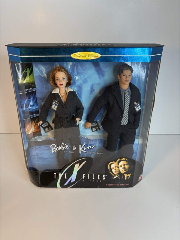 Barbie & Ken X-Files Collector Edition Figure Set - Fight the Future