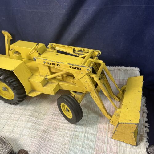 Vintage Ertl Ford 7500 Die-Cast Backhoe Front Loader Tractor - 1/12 Scale - Picture 8 of 12