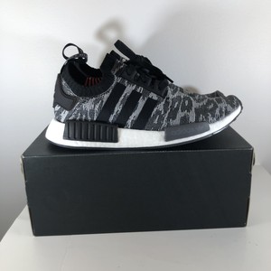 nmd r1 primeknit black
