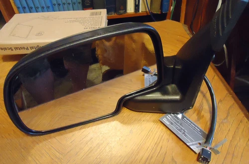 Fits 2003-2006 Cadillac Escalade    Side View Mirror TYC    Left side