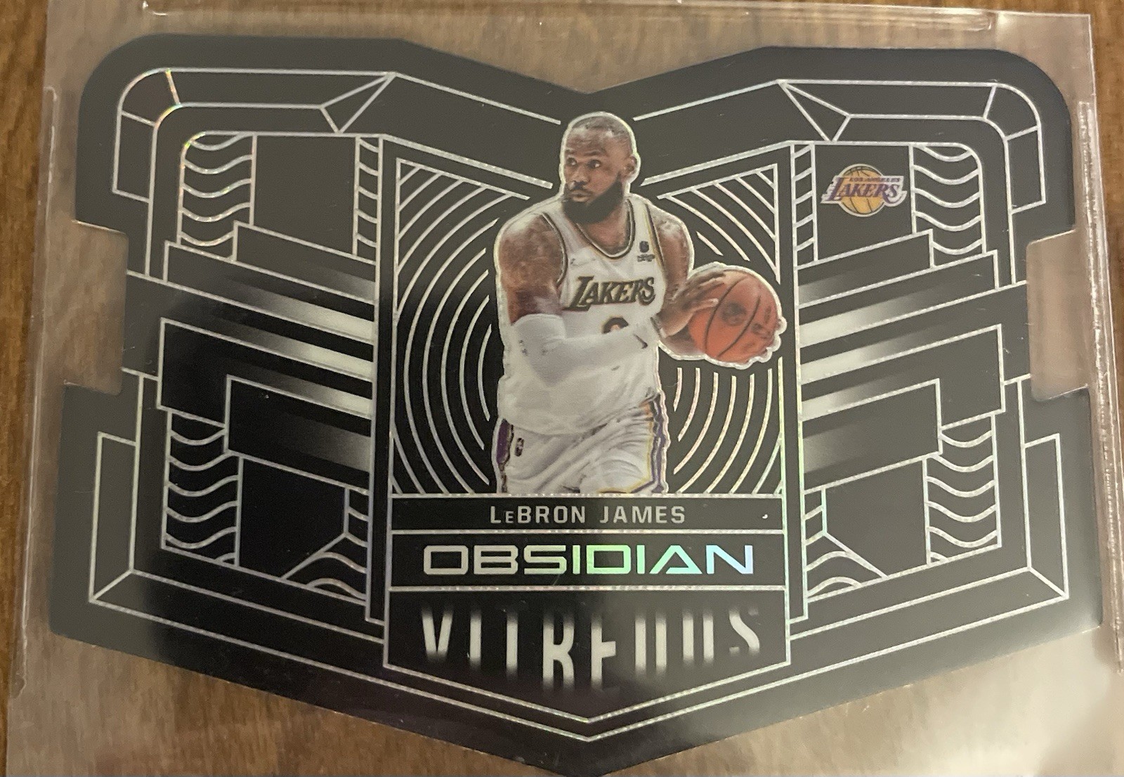 2021-22 Panini Obsidian Vitreous LeBron James Case Hit SP Los Angeles Lakers