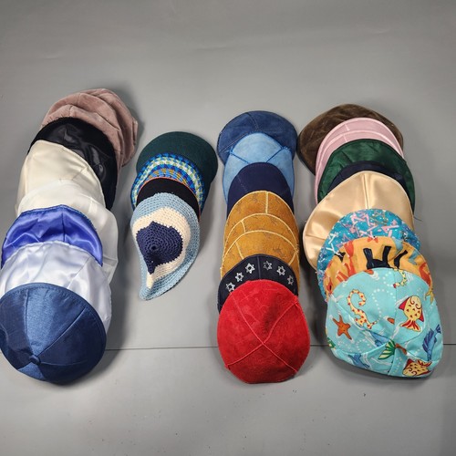 Lot 30 Mixed Kippah Yarmulke Vtg Suede Satin Knit Artisan Bar Mitzvah Judaica