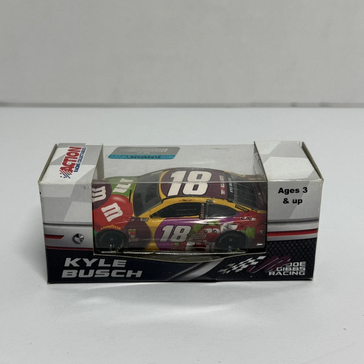Action Kyle Busch Diecast Racing Cars 2018 Vehicle Year for sale