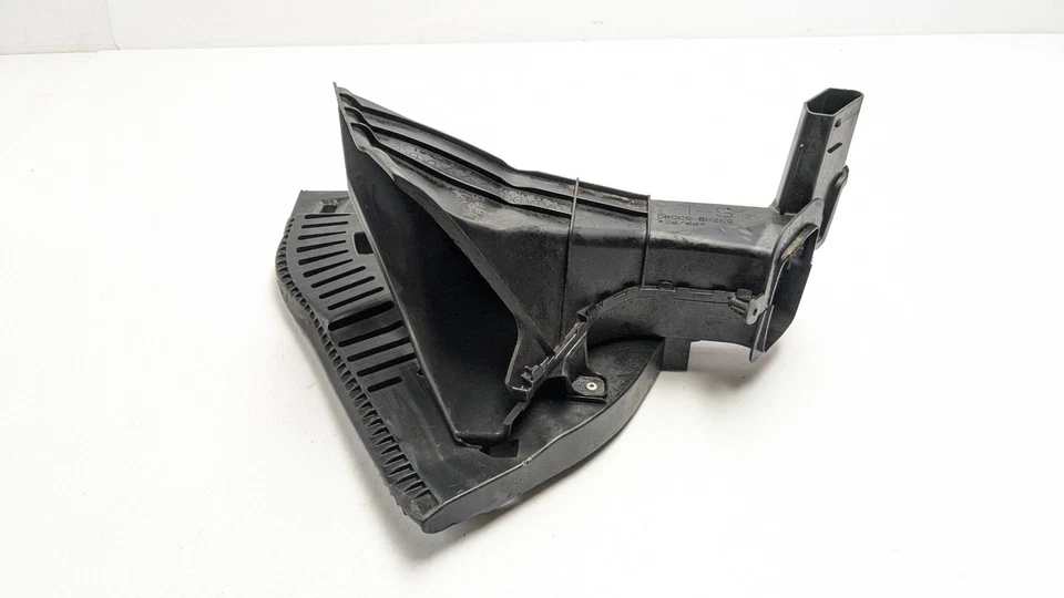 LEXUS IS 300H XE30 MK3 AIR INTAKE DUCT PIPE LEFT SIDE 5320953070 2013 — 第 3/4 张图片