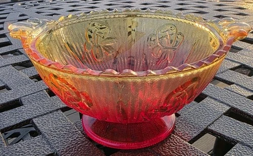 Vtg Jeanette Glass Amberina  Bowl With Iris Design. Vibrant Red And Amber Color