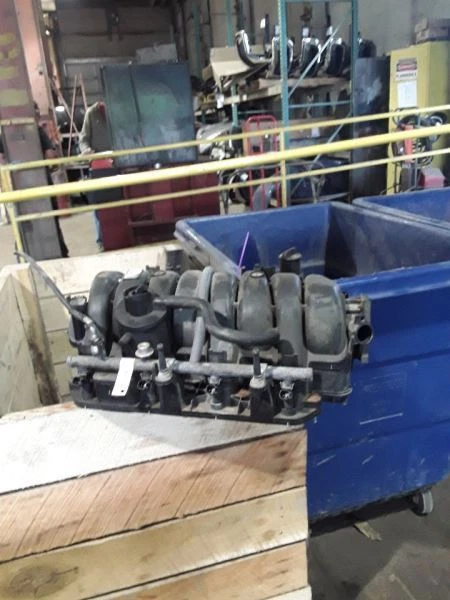 Впускной коллектор 5,7 л подходит для Chrysler 300 1697483 2006-2008 годов выпуска - Изображение 4 из 4