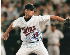 GRANT BALFOUR   MINNESOTA TWINS   ACTION SIGNED 8x10