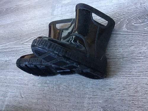 UGG Toddler Boys Girls Size 9 Black Glossy Rain Boots Shiny Waterproof 1136476T - Picture 10 of 10