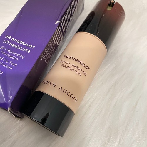 Kevyn Aucoin Etherealist Skin Illuminating Foundation - Light EF 01- Full size - Picture 2 of 4