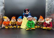 Disney 14&rdquo; Snow White And The Seven Dwarfs 9&rdquo; Dwarfs Bisque Doll Set With Stands